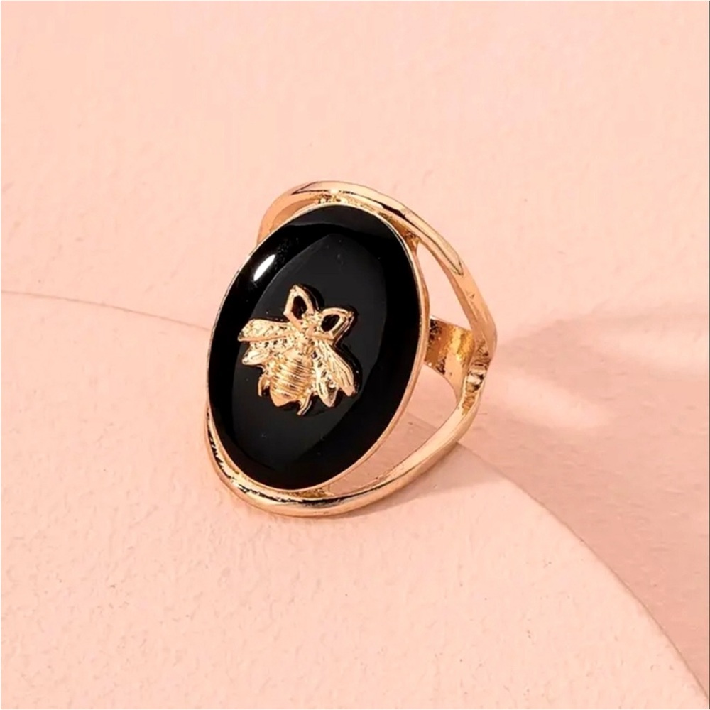 Oval Black & Gold Bee Statement Ring - image 2